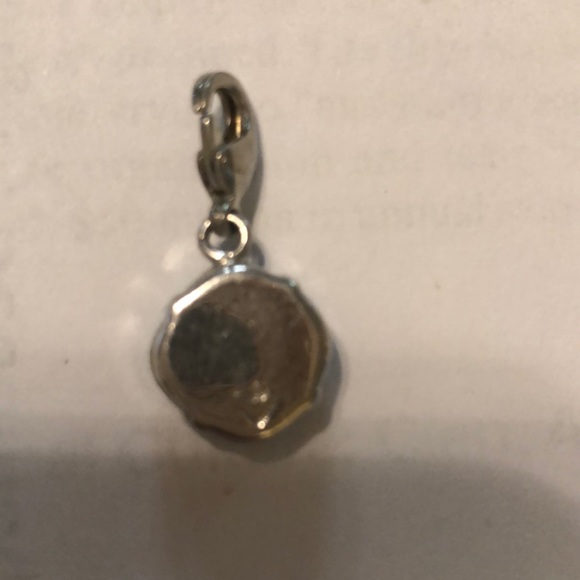 Pendent - Picture 2 of 3